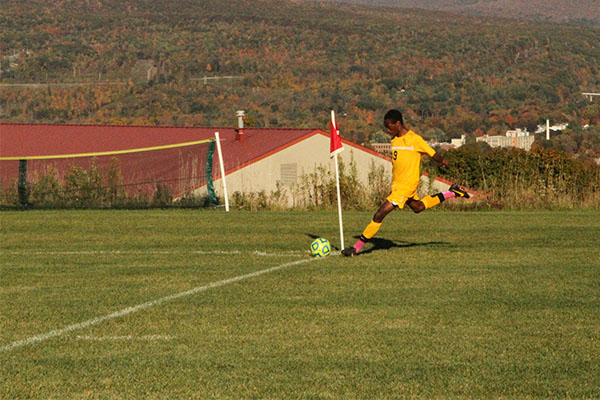 Men's Soccer Suffers 4-0 Road Loss at Elms