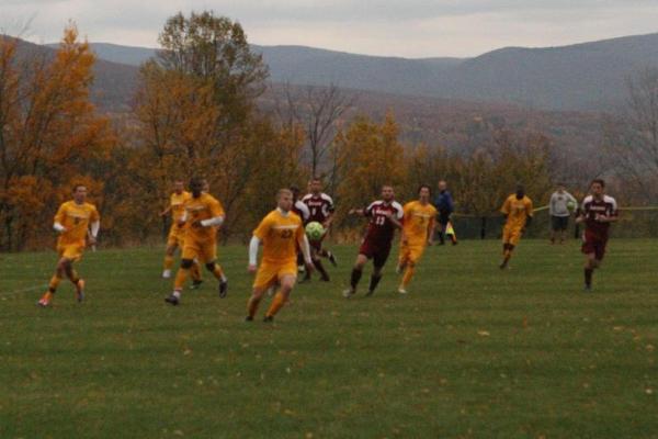 Men's Soccer Can't Catch Regis, Lose 2-1 on Senior Day