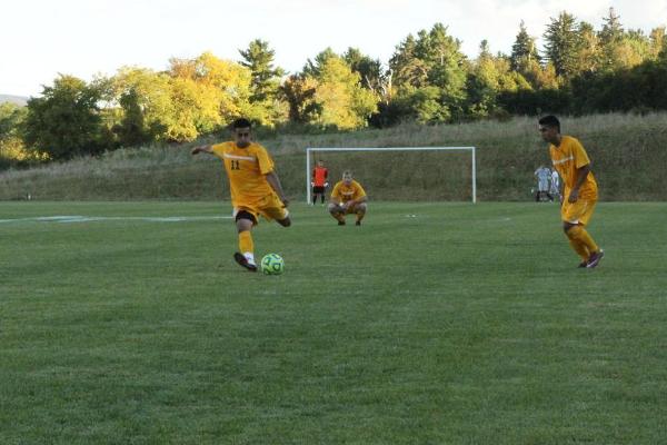 Men's Soccer Blanked at Skidmore 4-0 in Non-league Play