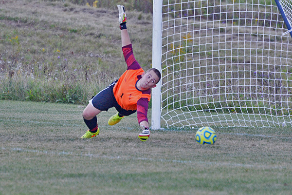 Men's Soccer Edged 2-1 by Newbury on Senior Day