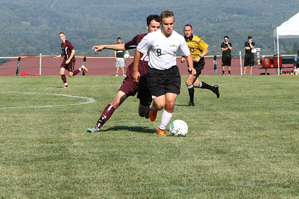 Norwich Downs Men's Soccer 5-1 to Open Season