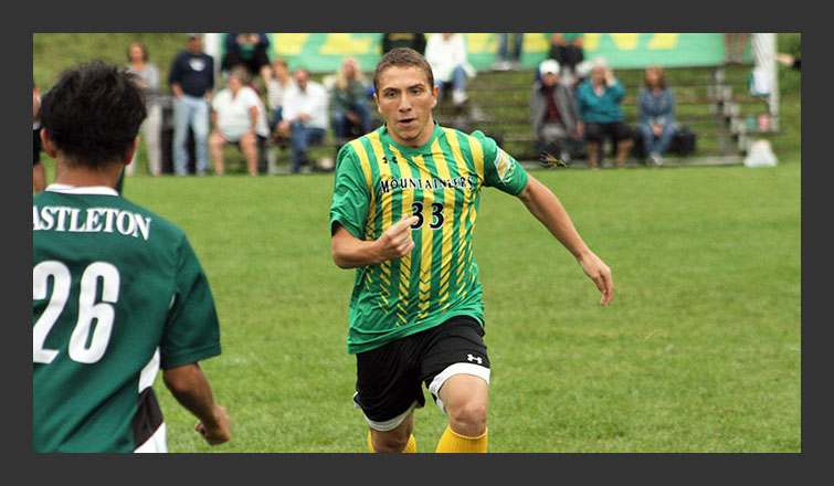 walker jeffery chases after the ball