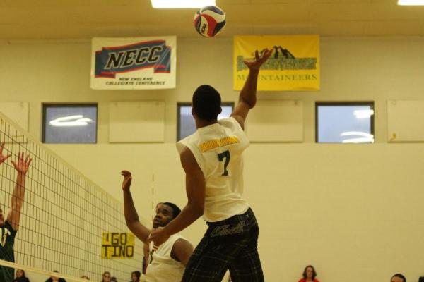 Men's Volleyball Sweeps Home Tri-Match: Defeats Regis 3-0, Takes Down Keuka 3-1