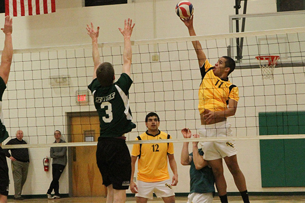 Men's Volleyball Edges Sage 3-2 in Non-conference Tilt