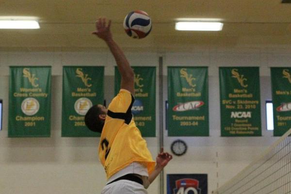 Men's Volleyball Sweeps Home Tri-Match, Takes Down Lesley 3-0 in Conference Tilt