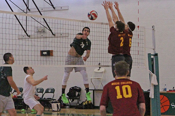 Men's Volleyball Stays Perfect in NECC with 3-0 Sweep of Regis