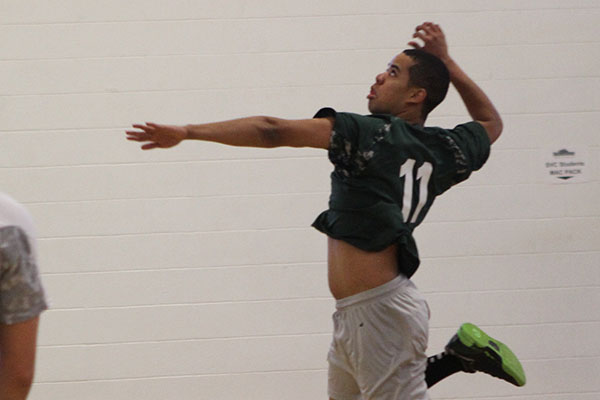 Endicott Bounces Back to Top Men's Volleyball 3-2