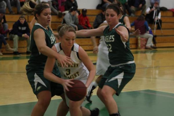 Women's Basketball Struggles to Break Past Green Mountain in 73-54 Loss