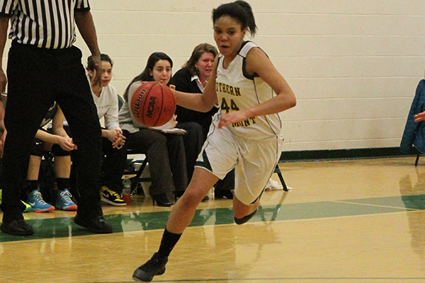 Women's Hoops Just Miss Comeback in 75-71 Loss at Becker