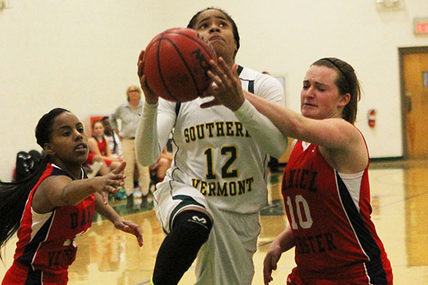 Women's Basketball Edges Daniel Webster 89-85 in NECC Tilt