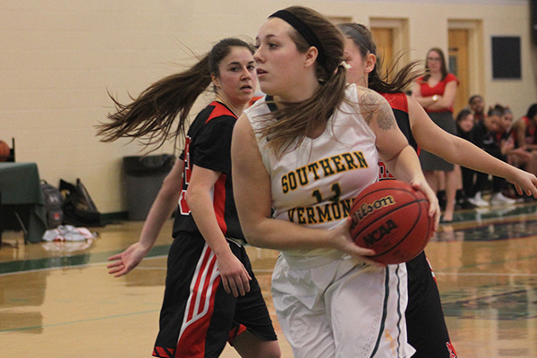 Chloe Longe goes to the hoop
