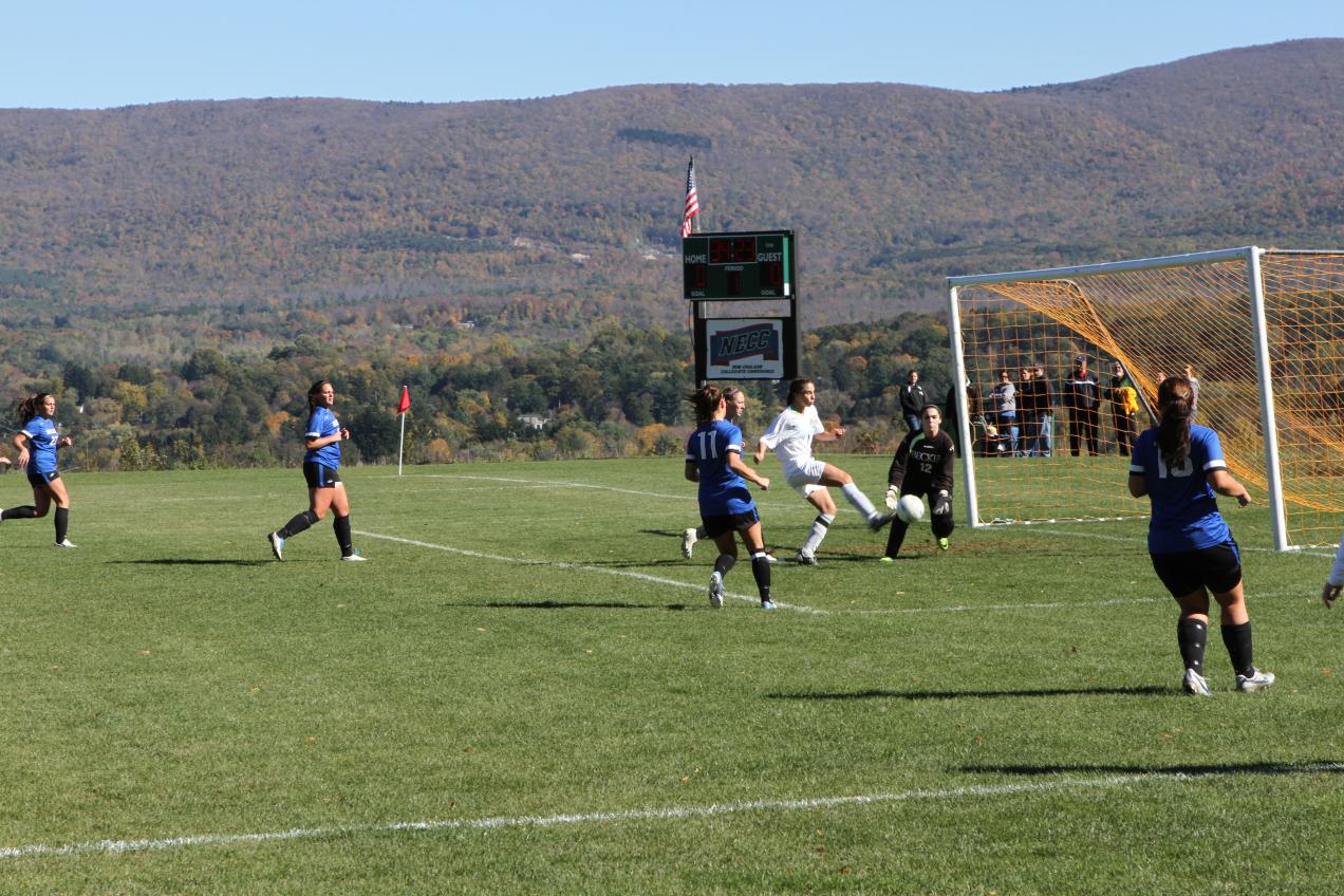 Women's Soccer Out-Battled by Becker, 2-0