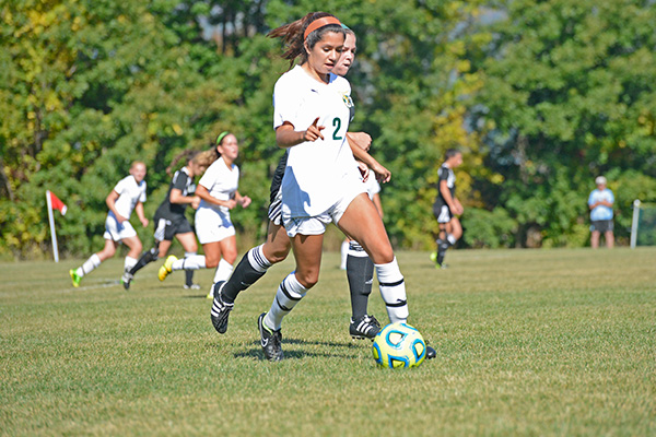 Women's Soccer Drops Road Match 3-0 at Elms