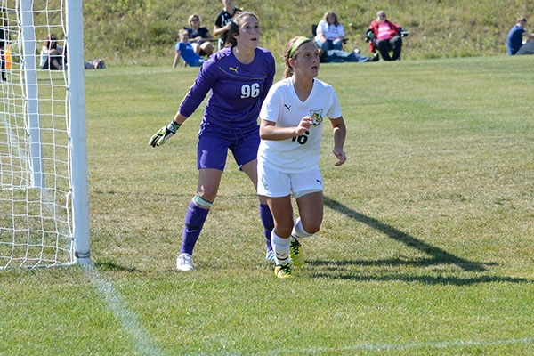 Late Regis Goal Propels Pride to 1-0 Win Over Women's Soccer