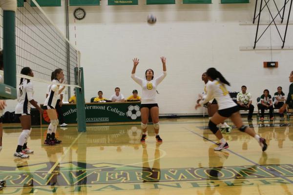 Women's Volleyball Starts Season with 3-0 Wins over Norwich, MCLA