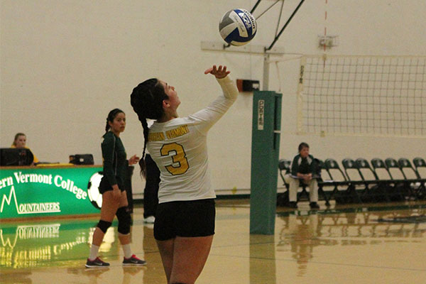 Women's Volleyball Rolls On in NECC with 3-0 Win at Becker