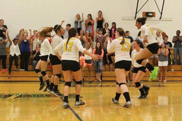 Women's Volleyball Starts Season with 3-1 Home Win Over MCLA