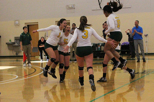 Women's Volleyball Pulls Past Mitchell 3-2 in NECC Battle