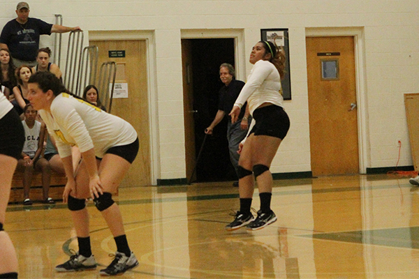 Goldman's Triple-double Leads Women's Volleyball to Season-opening 3-1 Win at Green Mountain