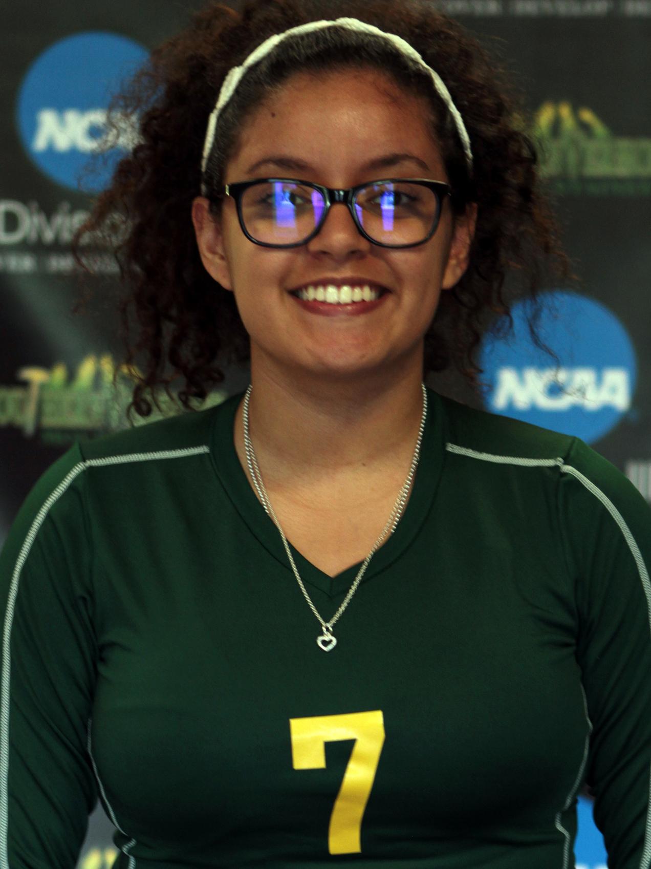 Lesley Acosta full bio